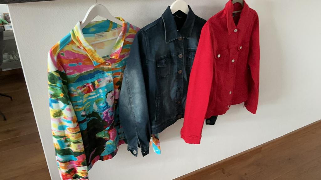 3 spijkerjasjes  incl verz, Kleding | Dames, Grote Maten, Ophalen of Verzenden, Zo goed als nieuw, Blauw, Jasje of Colbert