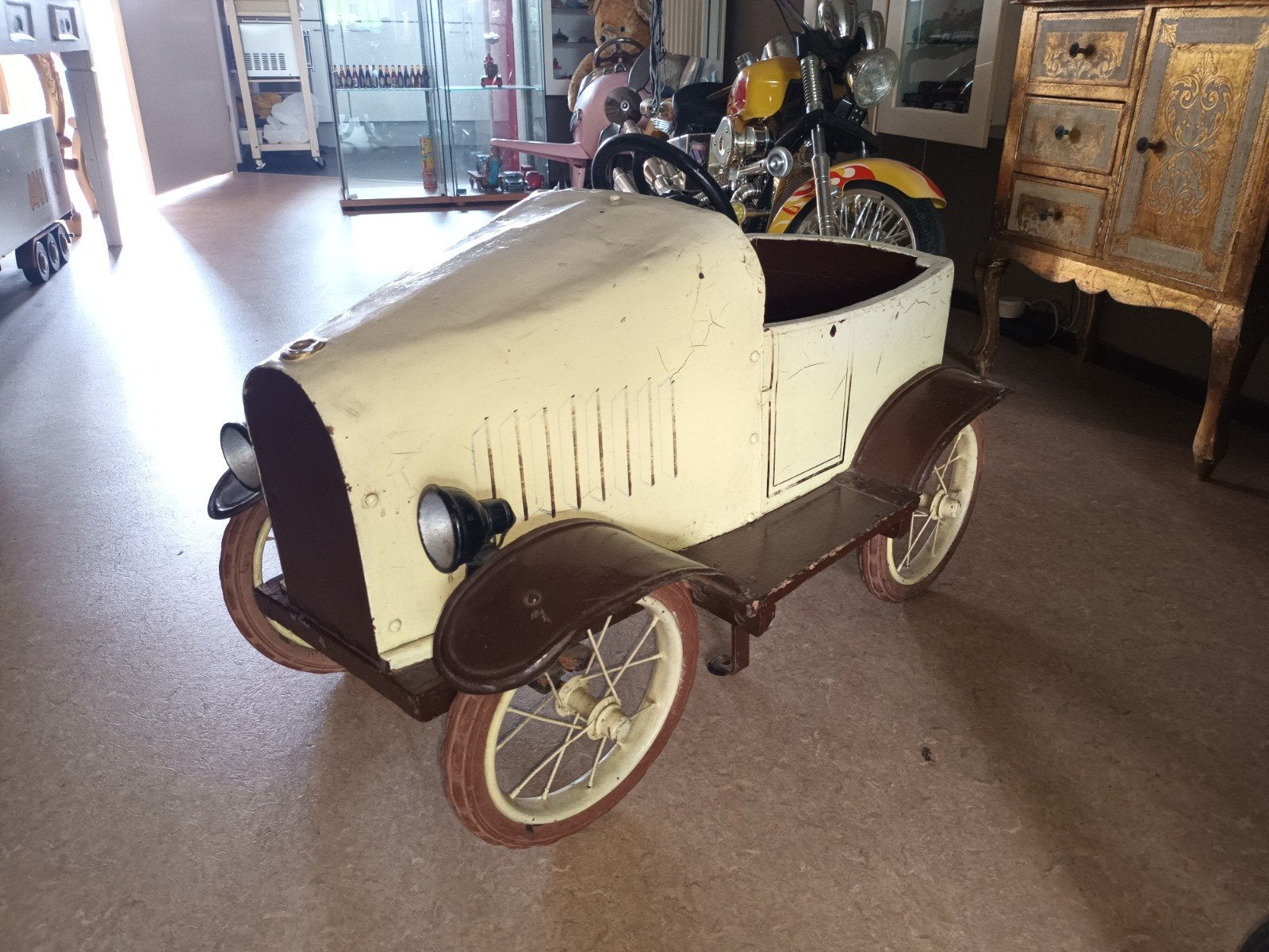 blikken speelgoed. antieke kermis draaimolen auto. T-ford., Ophalen