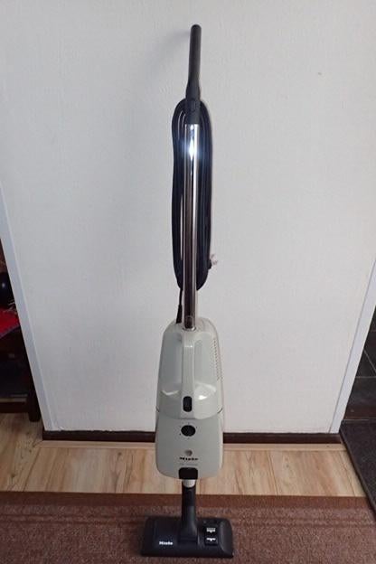Steel Stofzuiger Miele De Luxe S125, Witgoed en Apparatuur, Stofzuigers, Ophalen, Zo goed als nieuw, Miele, Minder dan 1200 watt