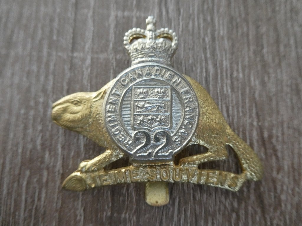 Canadian Cap badge Royal 22e Regiment ( 3rd Inf. Brigade ), Ophalen of Verzenden, Landmacht, Engeland, Embleem of Badge