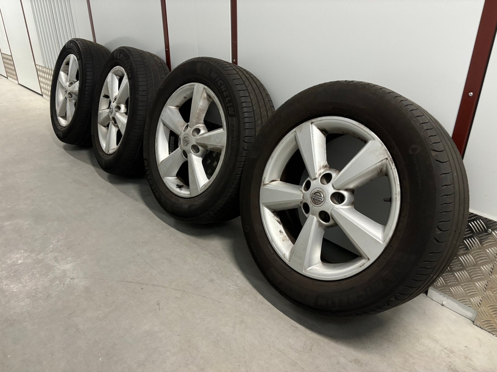 Nissan Qashqai aluminium velgen 17” met banden, Ophalen, 215 mm, Velg(en), 17 inch