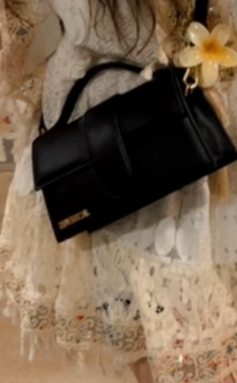 jacquemus tas origineel, Sieraden, Tassen en Uiterlijk, Tassen | Damestassen, Ophalen of Verzenden, Zo goed als nieuw, Zwart, Schoudertasje
