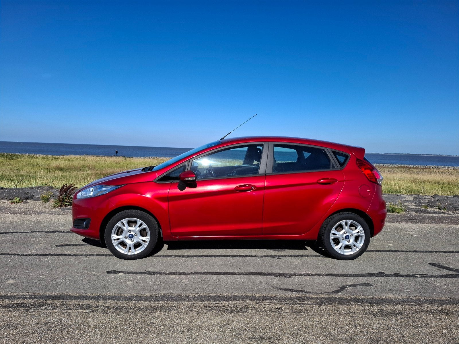 Ford Fiësta 1.0 59KW/80PK 5D 2016 Rood