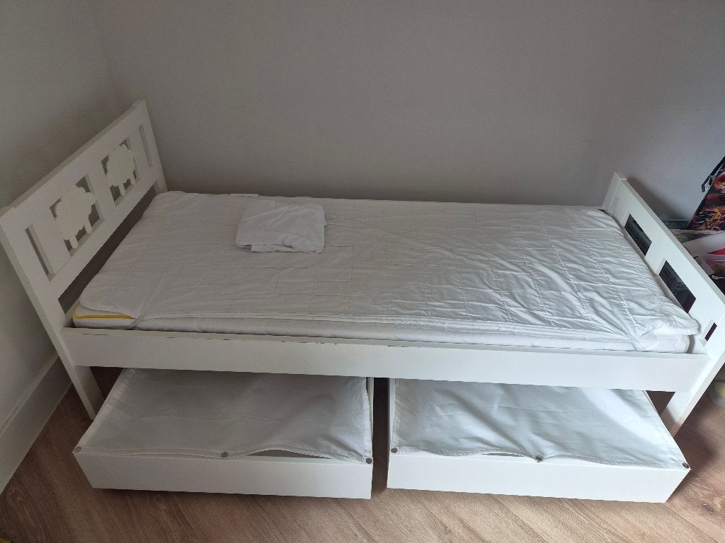 Kinderbed wit – inclusief matras en 2 opberglades, Ophalen, Gebruikt, 70 tot 85 cm, 140 tot 160 cm