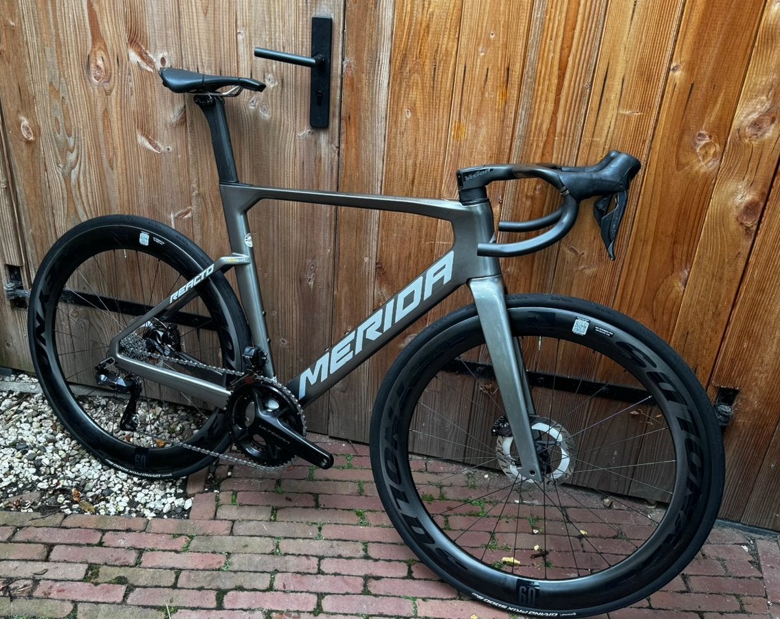 Merida Reacto 8000 2025 56cm/M, Fietsen en Brommers, Overige merken, 28 inch, Carbon, Ophalen of Verzenden