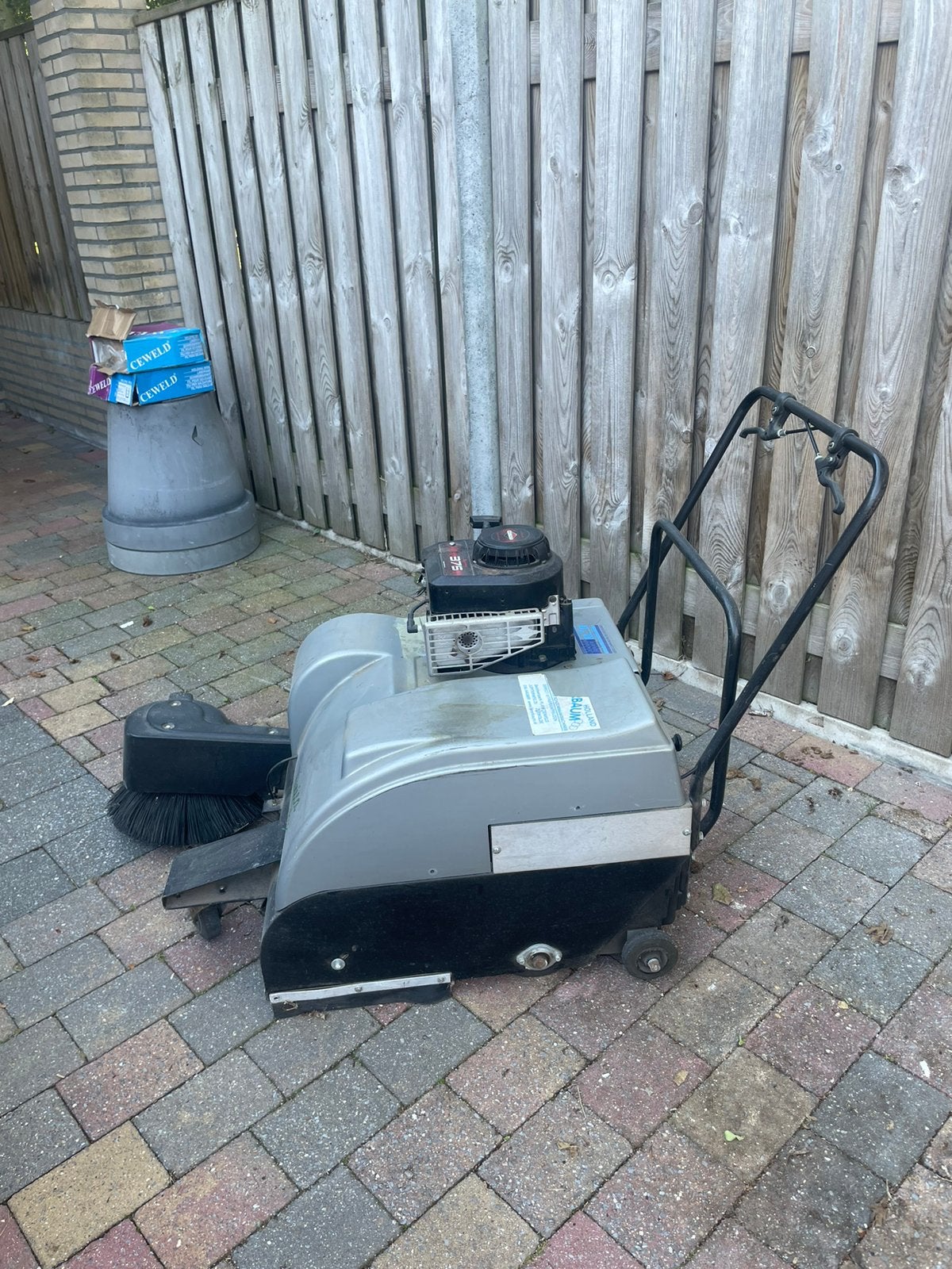 Unica 50 veegmachine benzine, Ophalen, Gebruikt