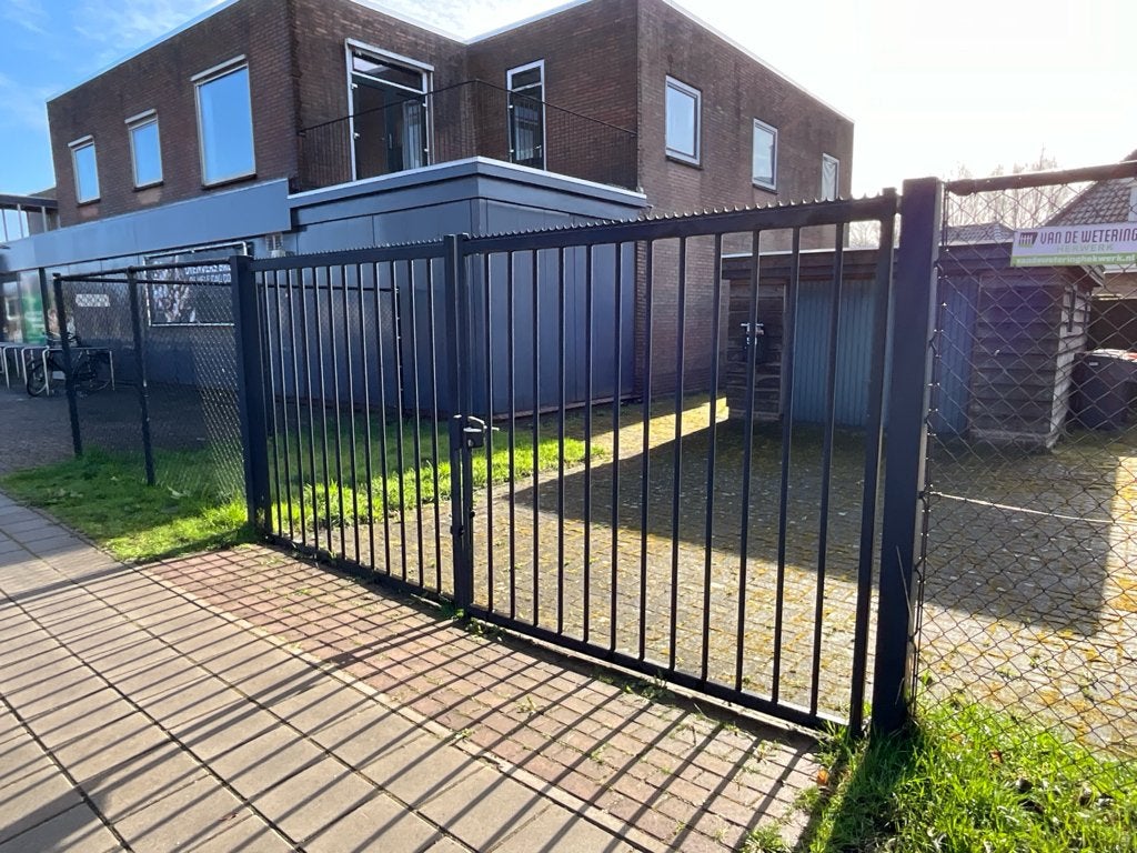 Poort 4 meter en 40 meter hekwerk, Tuin en Terras, Ophalen of Verzenden, Zo goed als nieuw, IJzer