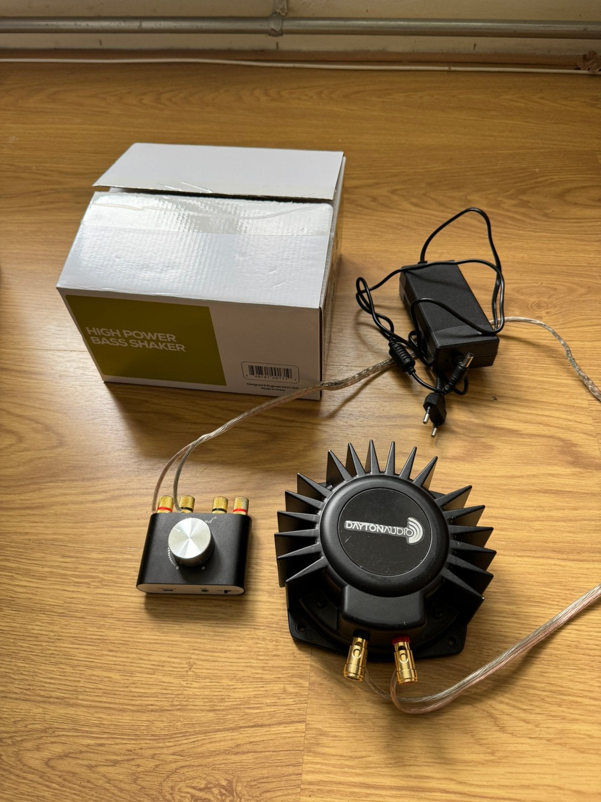 Bass Shaker Set Dayton BST-1 Nobsound met rigmounts, Ophalen of Verzenden, Zo goed als nieuw