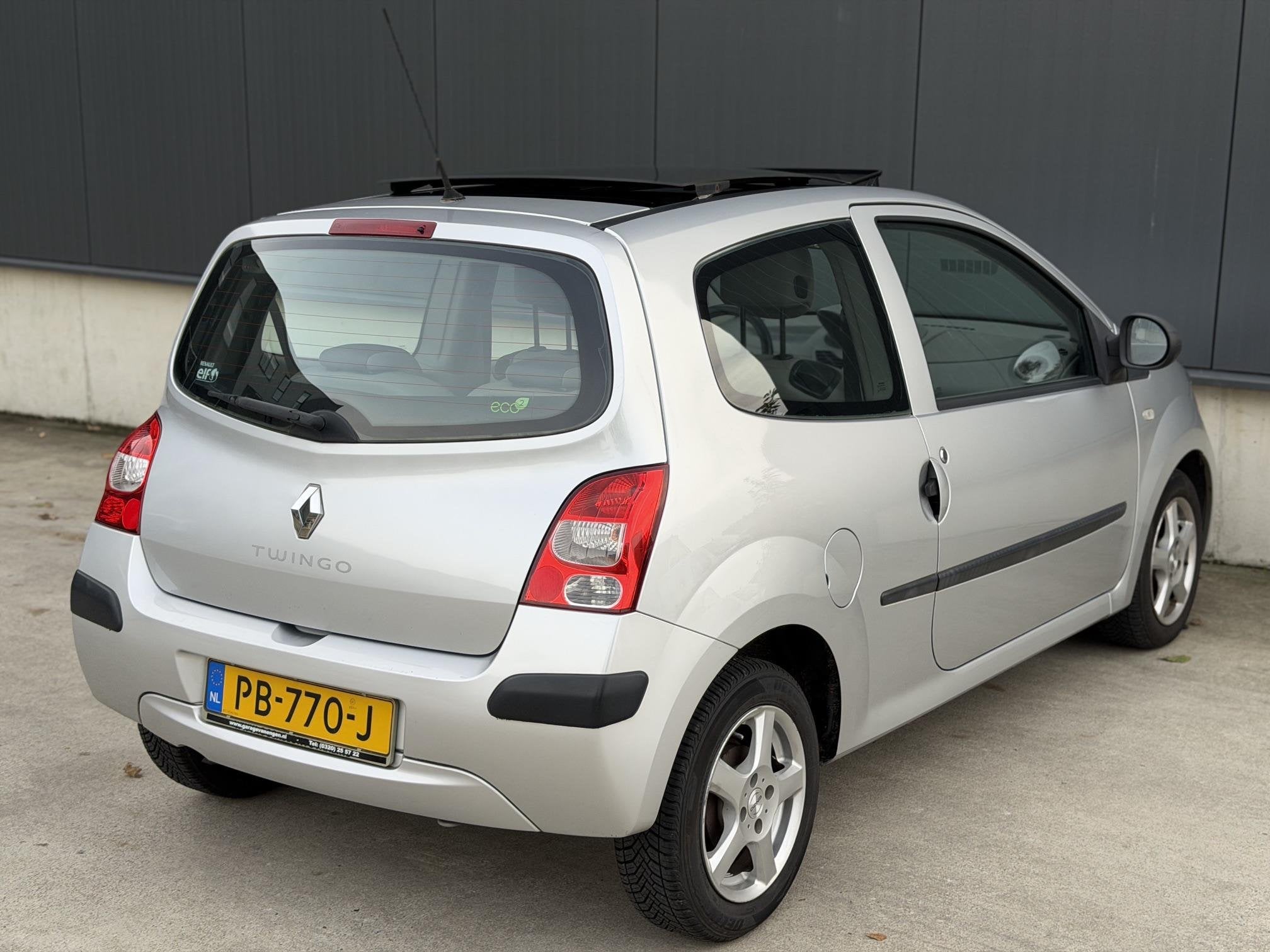 Renault Twingo 1.2 Dynamique *Panoramadak* l Airco l Elec.ra, Voorwielaandrijving, Gebruikt, 31 €/maand, 4 cilinders