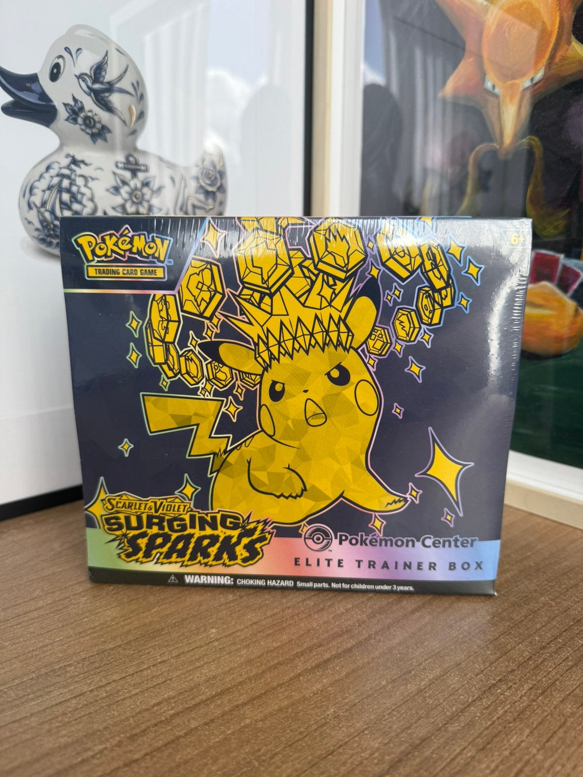 Surging Sparks Pokémon Center Elite Trainer Box, Ophalen of Verzenden, Zo goed als nieuw