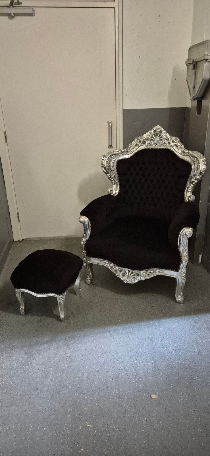 Barok fauteuil met poef - Zwart fluweel en zilver, Antiek en Kunst, Ophalen