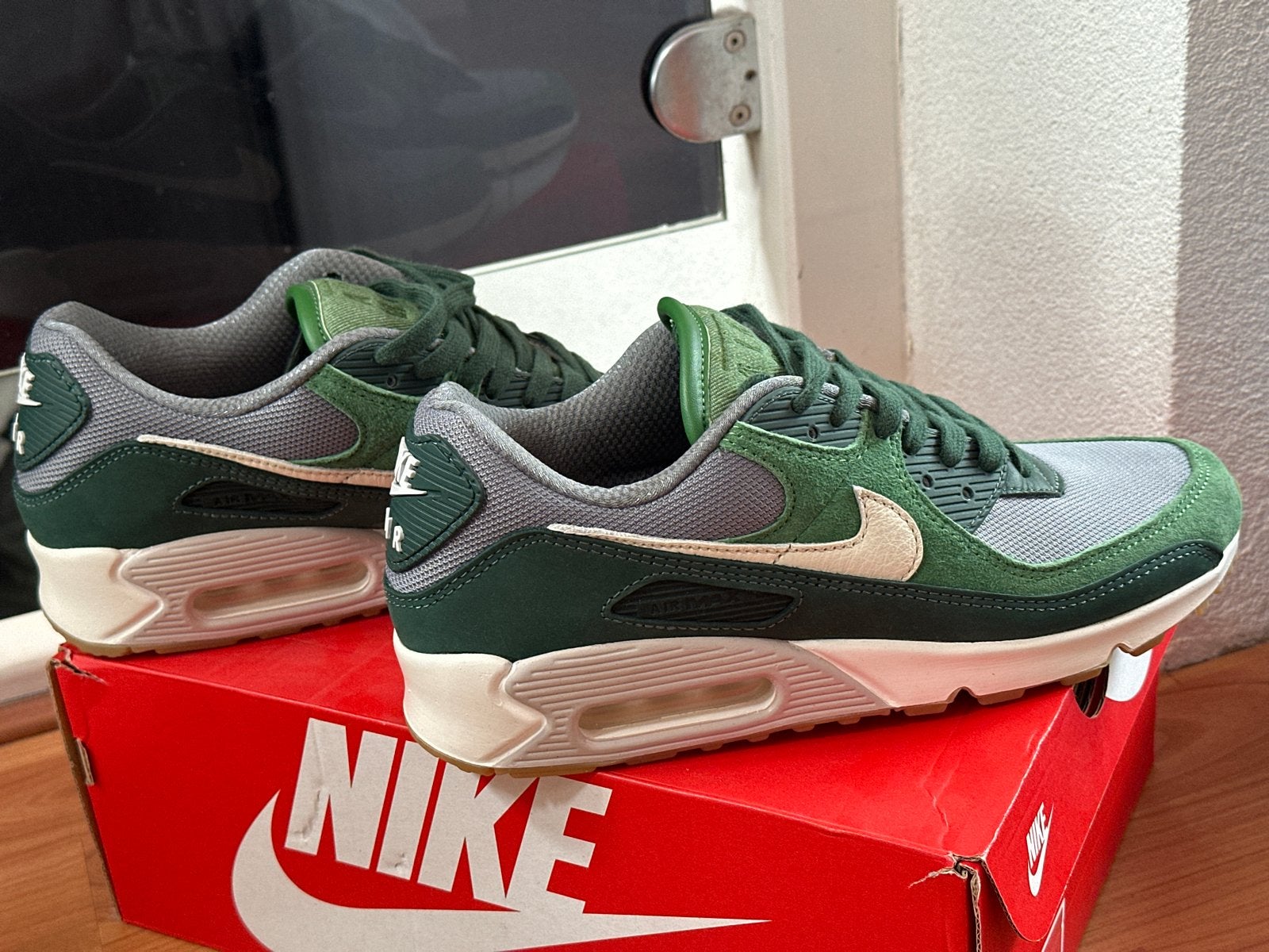 Nike Air Max 90 PRM Pro Green Pale, Ophalen of Verzenden, Zo goed als nieuw, Overige kleuren, Sneakers of Gympen
