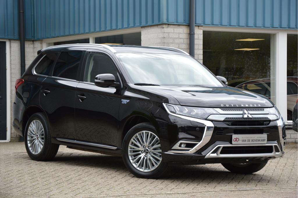 Mitsubishi Outlander 2.4 PHEV Instyle LED | CAMERA | CAR PLA, Automaat, 12 maanden, 4 cilinders, Zwart