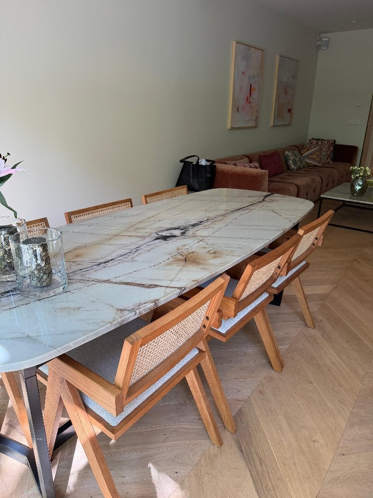 Ovale Bianco Gioia marmeren eettafel – zo goed als nieuw, Huis en Inrichting, Tafels | Eettafels, Ophalen, 100 tot 150 cm, 200 cm of meer