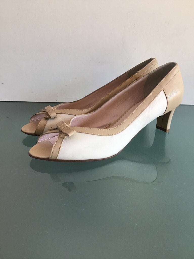 Nieuwe luxe peep‑toe | beige leer 41.5 | Gratis verzenden, Pumps, Verzenden, Beige, Nieuw