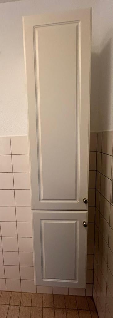 Hang Badkamerkastje / babykamer/ kinderkamer/ gangkast, Ophalen, Zo goed als nieuw