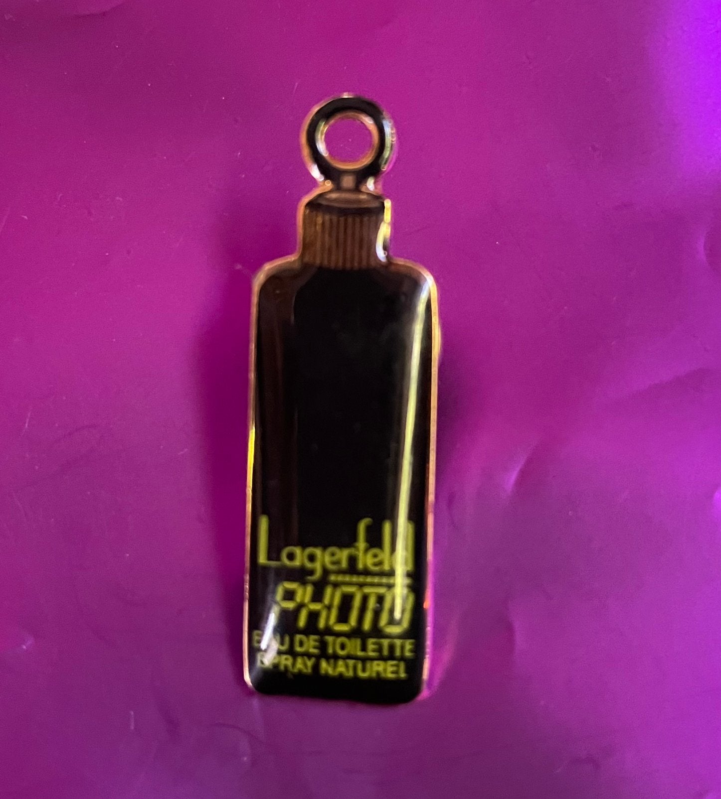 ~.~ Lagerfeld Photo edt pin ~.~, Ophalen of Verzenden, Zo goed als nieuw, Merk, Speldje of Pin