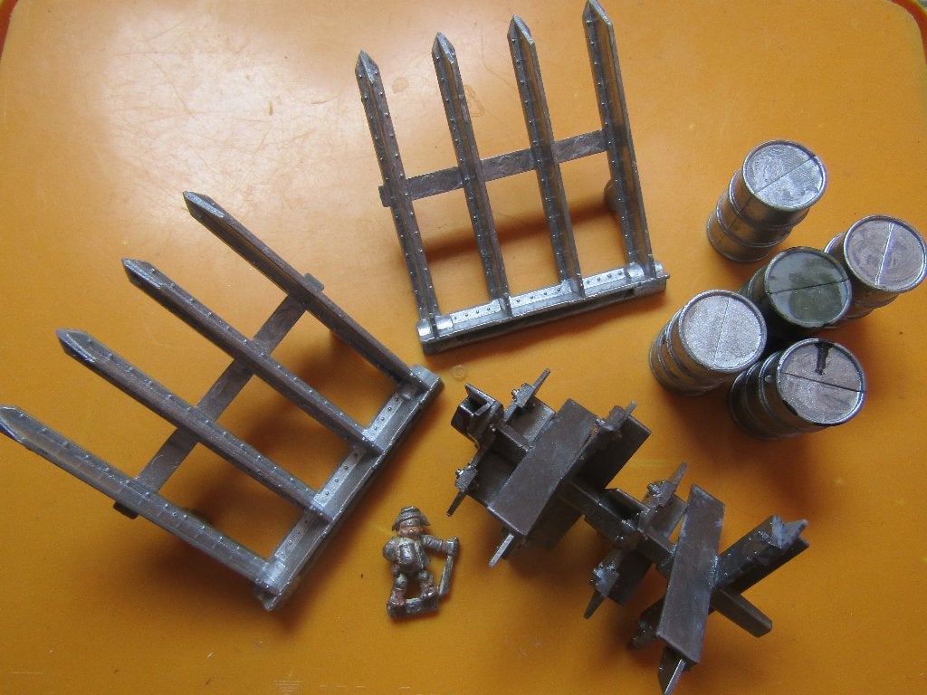 Warhammer 40k / Barrels + Tank Traps (b), Met verf, Gebruikt, Verzenden, Figuurtje(s)