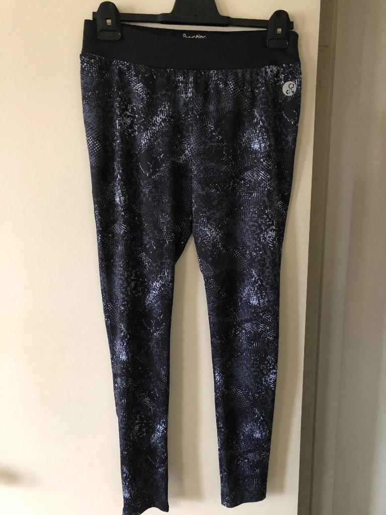 sportbroek Leontien M zwart/grijs/wit, Kleding | Dames, Sportkleding, Zo goed als nieuw, Hardlopen of Fietsen, Maat 38/40 (M)