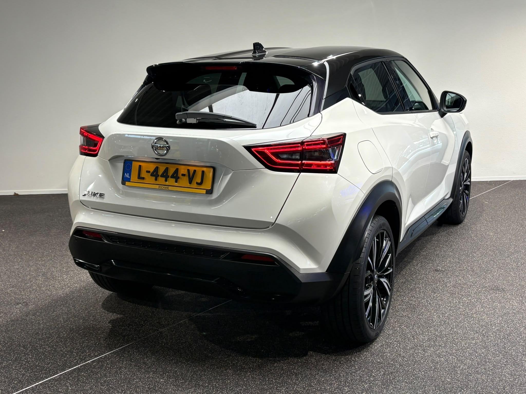 Nissan Juke 1.0 DIG-T N-Design | Navigatie | Camera | Adapti, Auto's, Voorwielaandrijving, Met garantie (alle), Wit, Origineel Nederlands