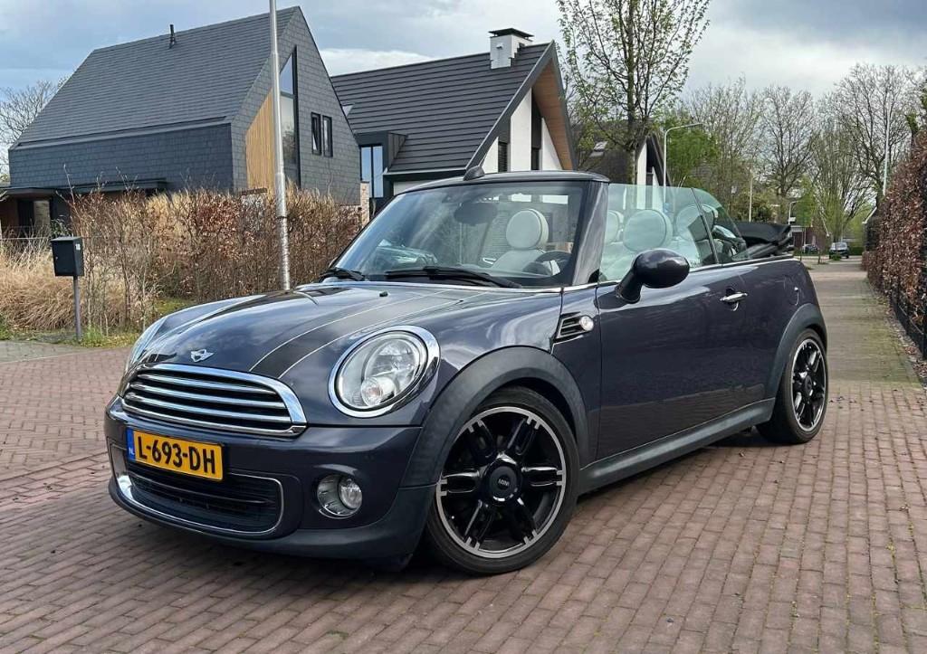 Mini 1.6 ONE Cabrio Leder Navi Chili Wired Always Open 2014, Auto's, Mini, Voorwielaandrijving, Euro 5, USB, 4 cilinders