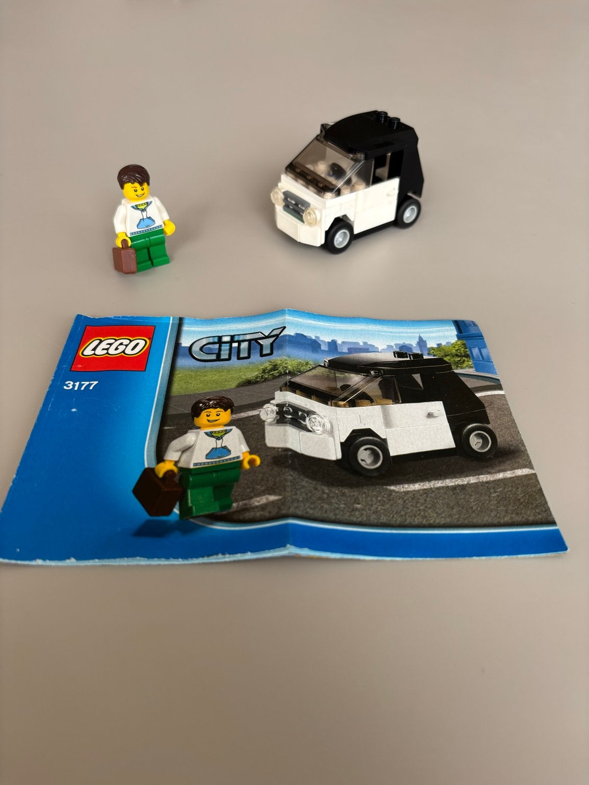 LEGO City Stadsauto (3177) compleet met boekje, Ophalen, Gebruikt
