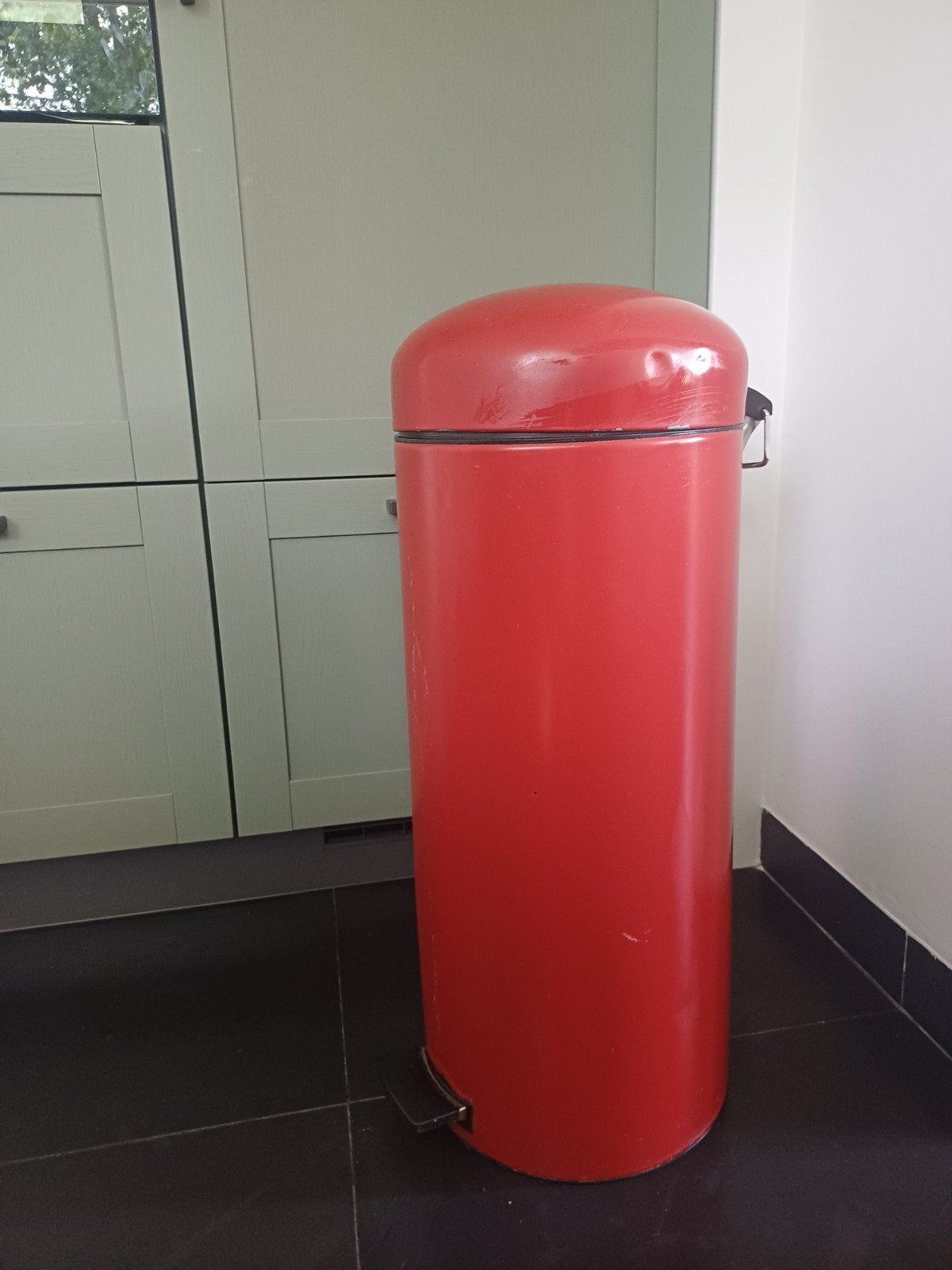 Brabantia Pedaalemmer Rood - 72 cm Hoogte, Ophalen, 50 – 75, Gebruikt, Met pedaal