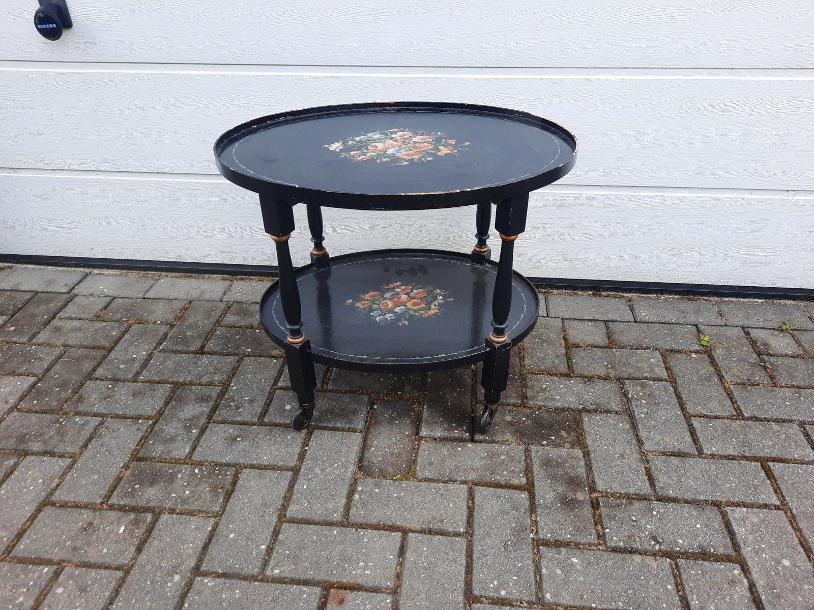 Vintage bijzettafel met bloemmotief op wieltjes theetafel, Antiek en Kunst, Ophalen