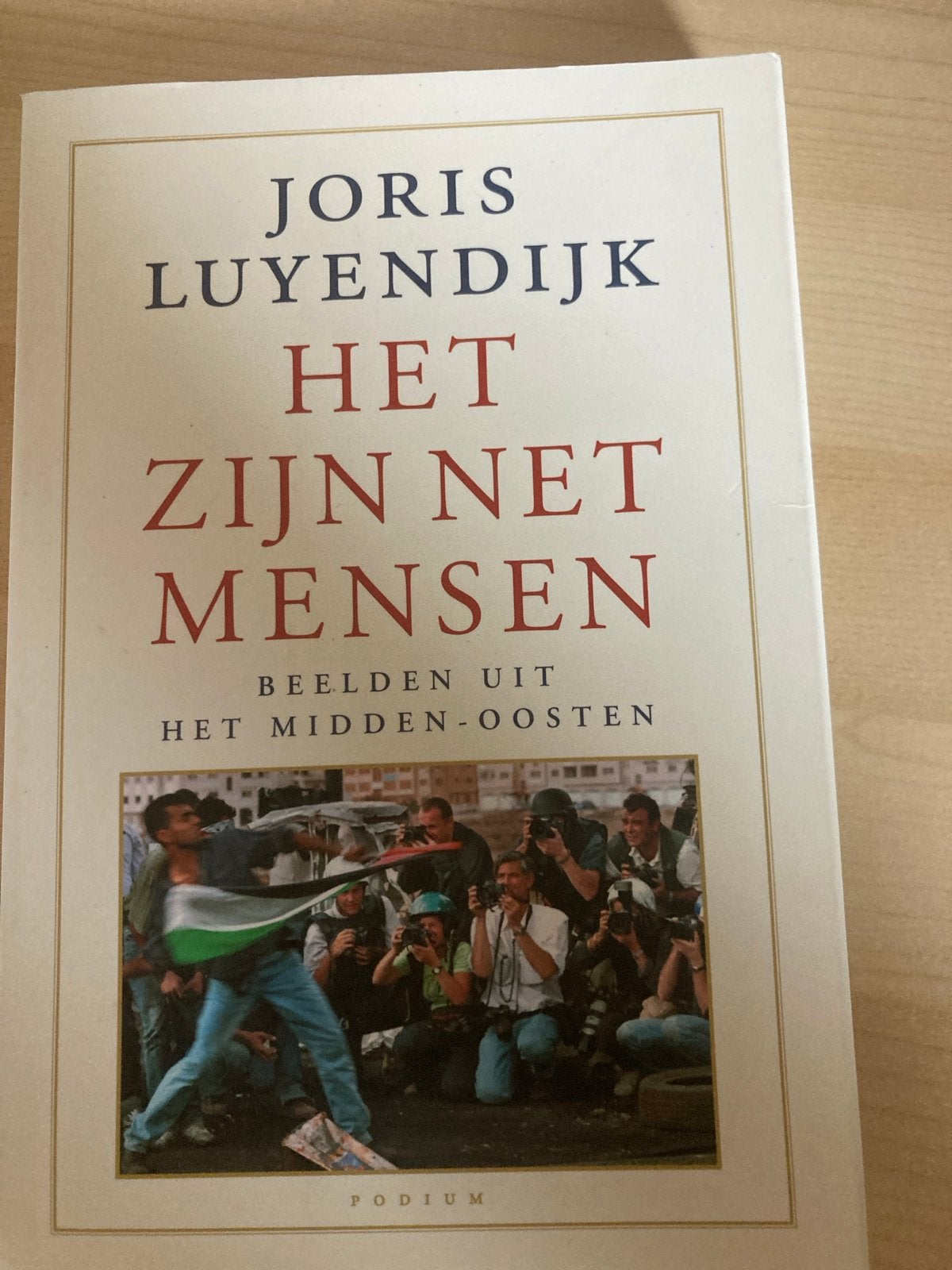 Joris Luyendijk - Het zijn net mensen, Ophalen of Verzenden, Zo goed als nieuw, Nederland