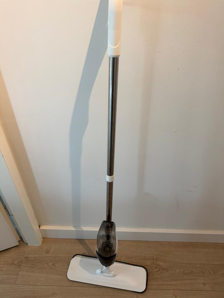spray mop / spraydweil met ingebouwd waterreservoir., Ophalen