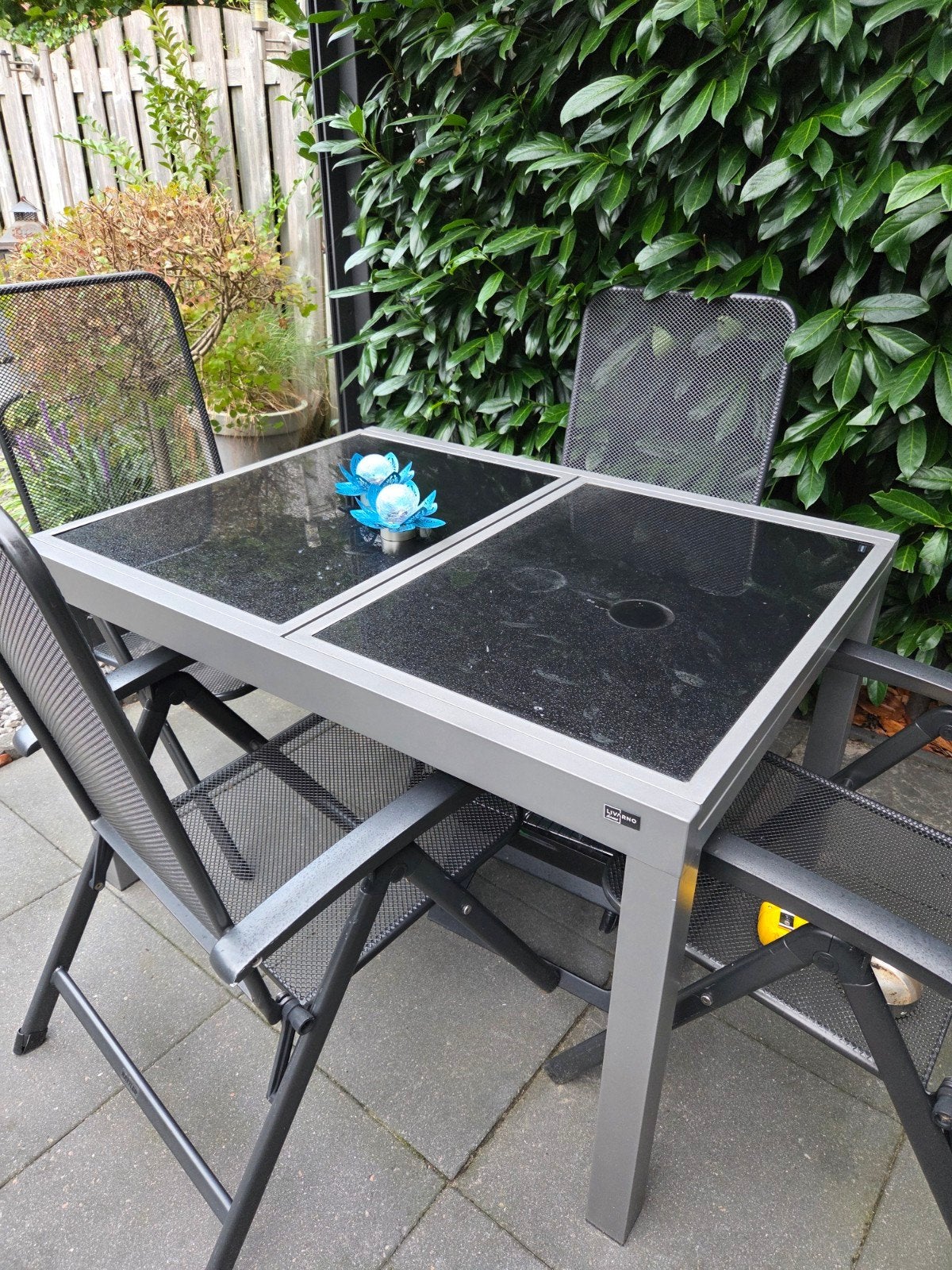 Gratis af te halen aluminium  tuintafel, Tuin en Terras, Ophalen, 4 zitplaatsen, Gebruikt, Eettafel