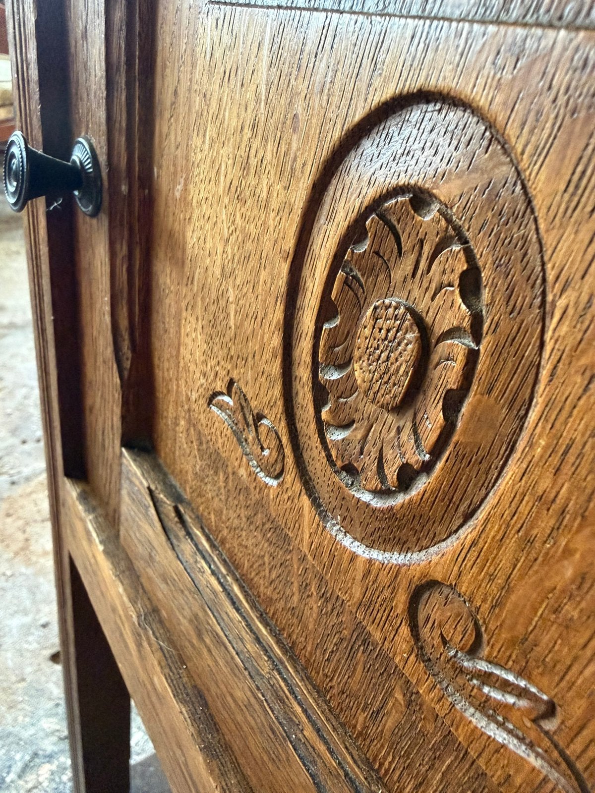 Vintage houten kastje met marmeren blad en houtsnijwerk, Ophalen, Gebruikt