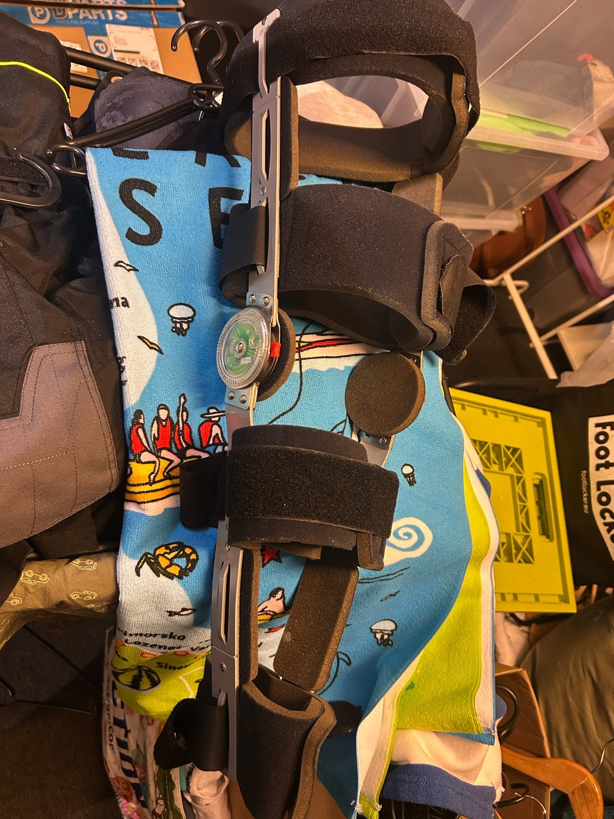Stabilisator voor het linkerbeen met frame, twee typen, Diversen, Ophalen
