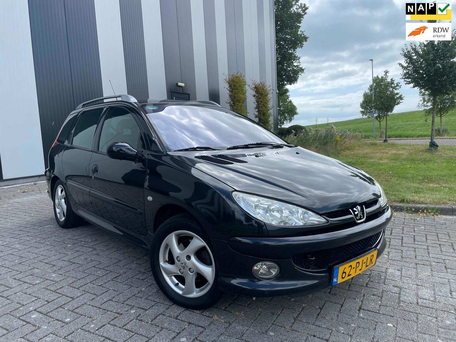 Peugeot 206 SW 1.6-16V Griffe Automaat-Nw APK-Airco-Leder-Lm, Gebruikt, 4 cilinders, 109 pk, Automatische klimaatregeling