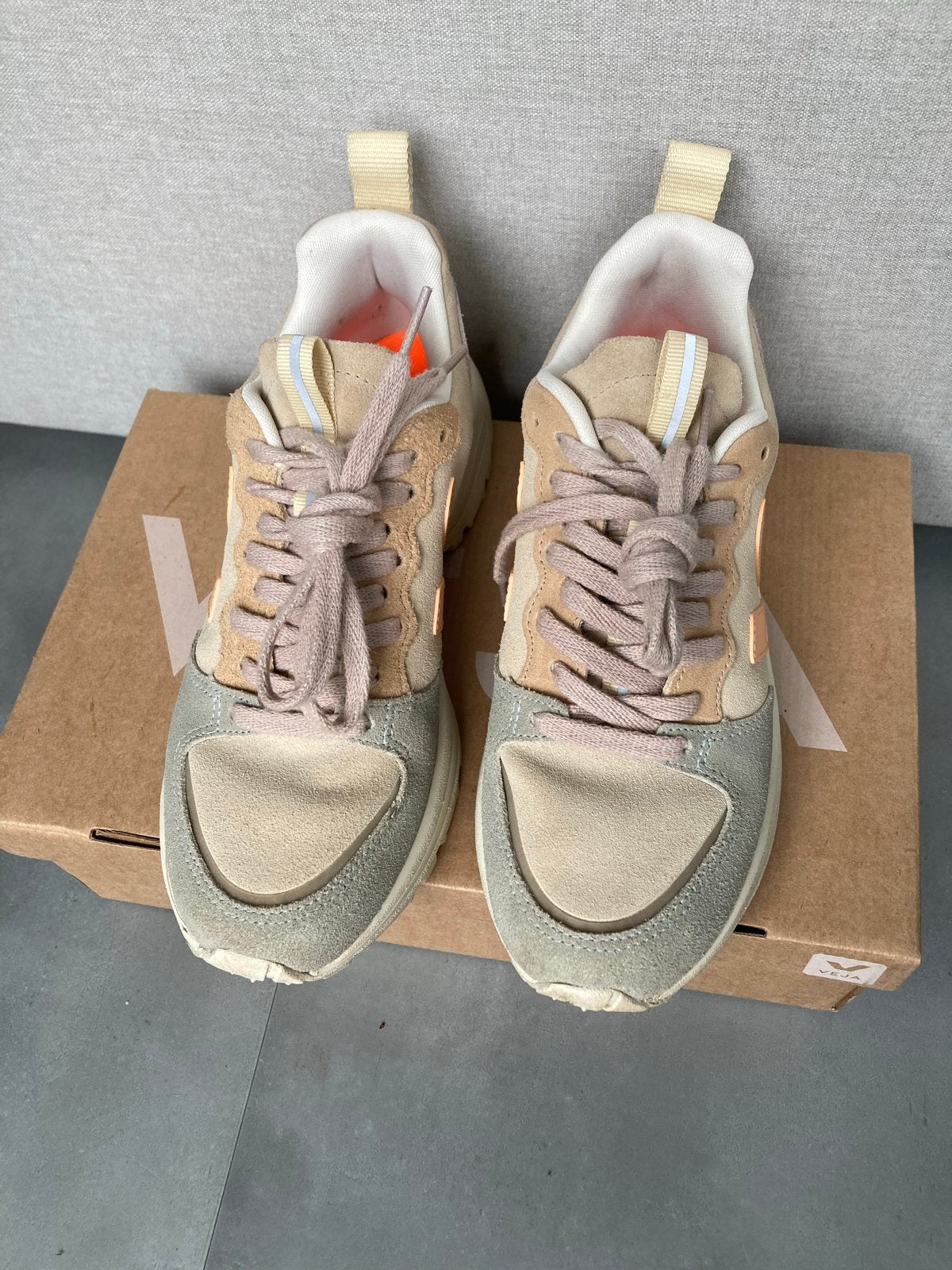 Veja Venturi vc suede sneakers maat 38, Beige, Ophalen of Verzenden, Sneakers of Gympen, Zo goed als nieuw