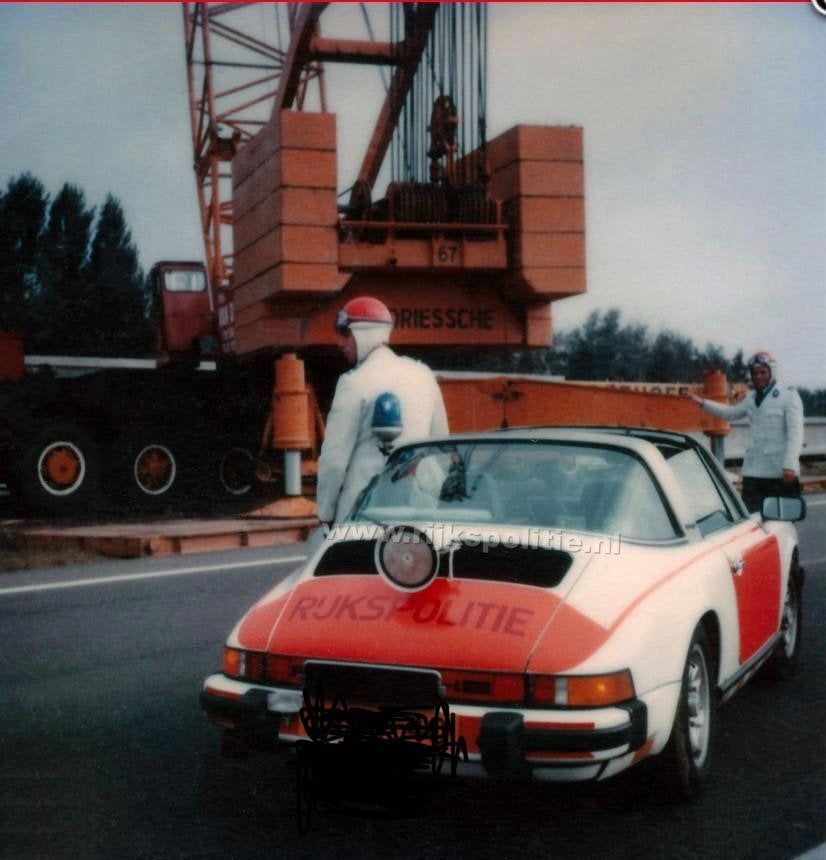 Politie Porsche 911 SC 3.0 Targa 1978 Rijkspolitie, Ophalen