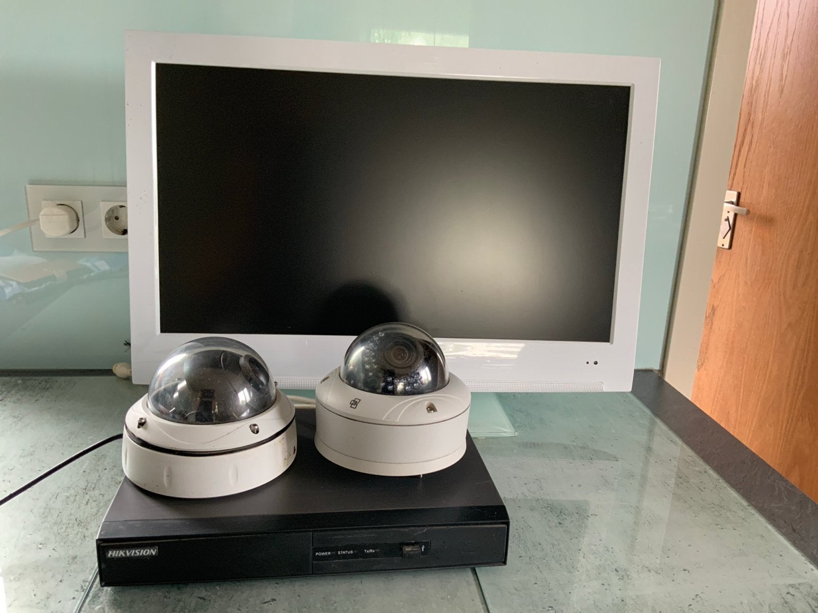Hikvision bewakingscamera set met monitor, Ophalen of Verzenden, Gebruikt, Binnencamera