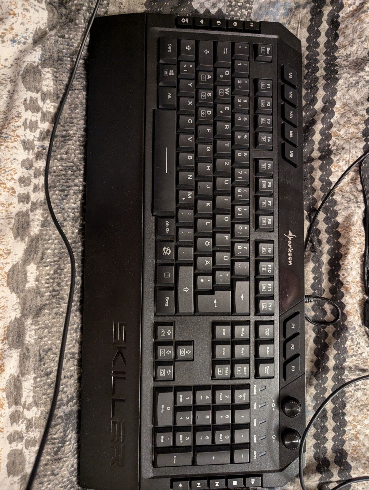 Sharknoon gaming keyboard 1x gebruikt., Computers en Software, Toetsenborden, Ophalen of Verzenden, Zo goed als nieuw