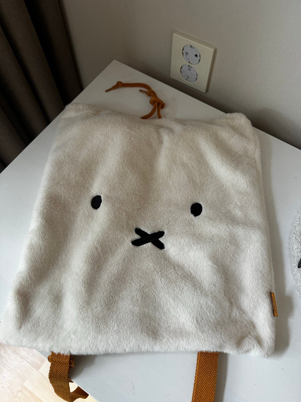 Nijntje/Miffy Pluche Rugzak - Zo goed als nieuw, Minder dan 30 cm, Disney of Dora, Ophalen of Verzenden, Minder dan 25 cm