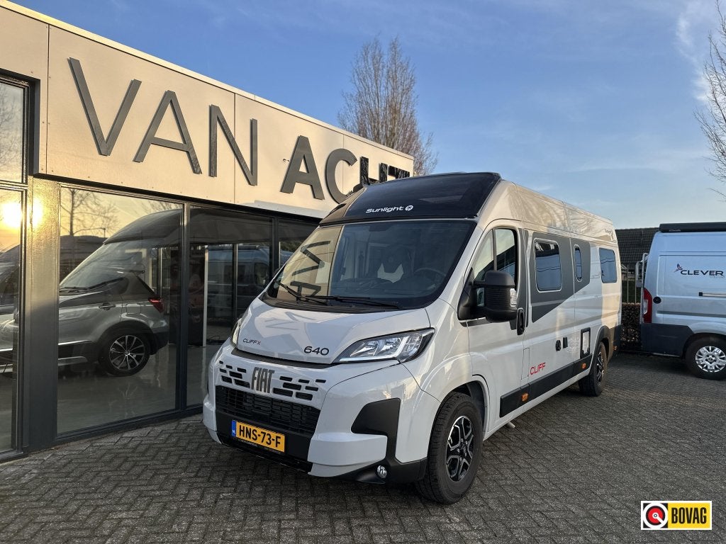 Sunlight Cliff 640 X Automaat. Busbiker, Caravans en Kamperen, Campers, Automaat, Sunlight, Ringverwarming, Fiat