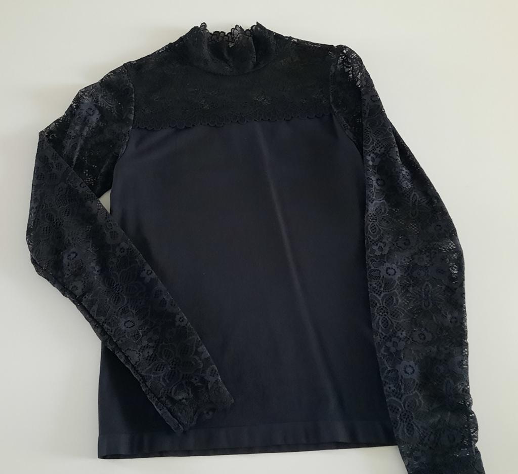 MINUS Zwarte Top met Kanten Details - Maat S (Nieuw), Kleding | Dames, Zwart, Nieuw, Ophalen of Verzenden, Lange mouw
