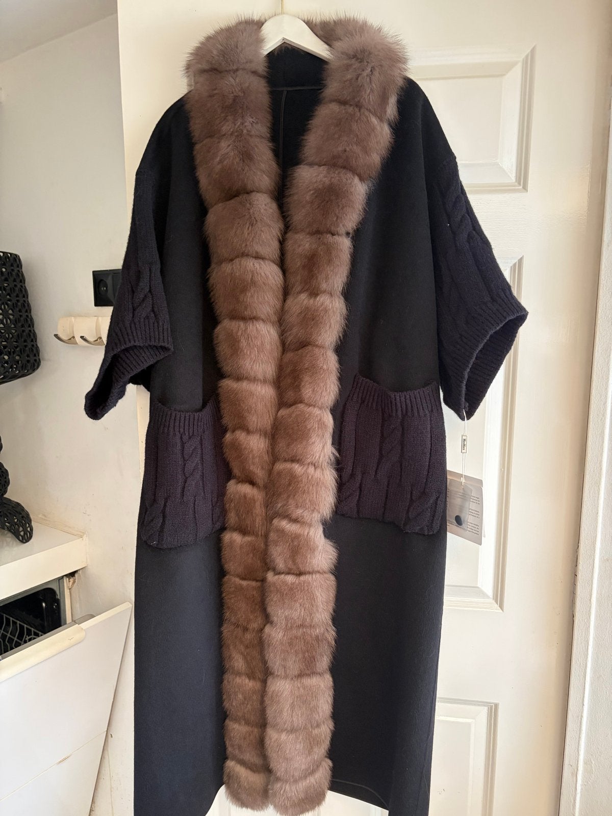MaxMara Zwarte Alpaca Jas met Bontkraag en Gebreide Details, Ophalen of Verzenden, Nieuw, Maat 46/48 (XL) of groter, Zwart