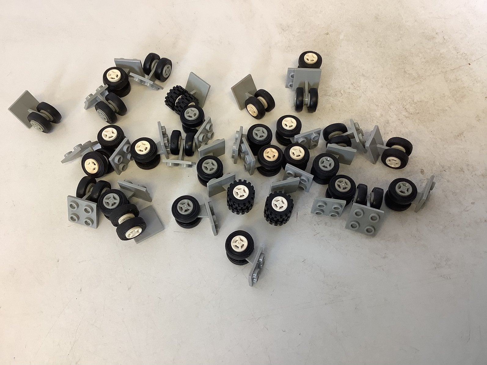 Lego vliegtuig landingsgestel met dubbele wielen, Ophalen of Verzenden, Gebruikt, Losse stenen, Lego