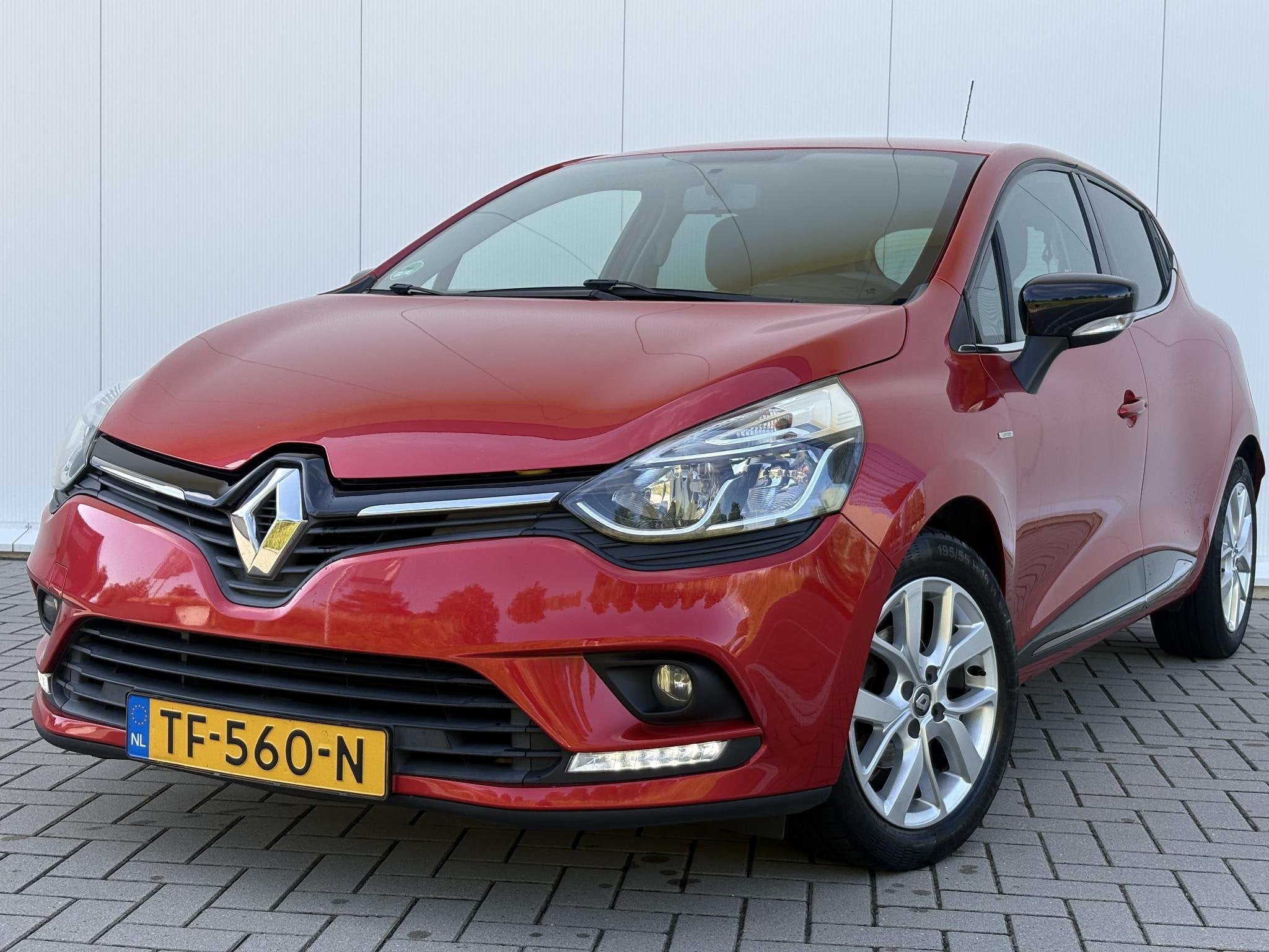 Renault Clio 0.9 TCe Limited | FOCAL AUDIO | KEYLESS | DAB+, Auto's, Voorwielaandrijving, 898 cc, Gebruikt, 49 €/maand