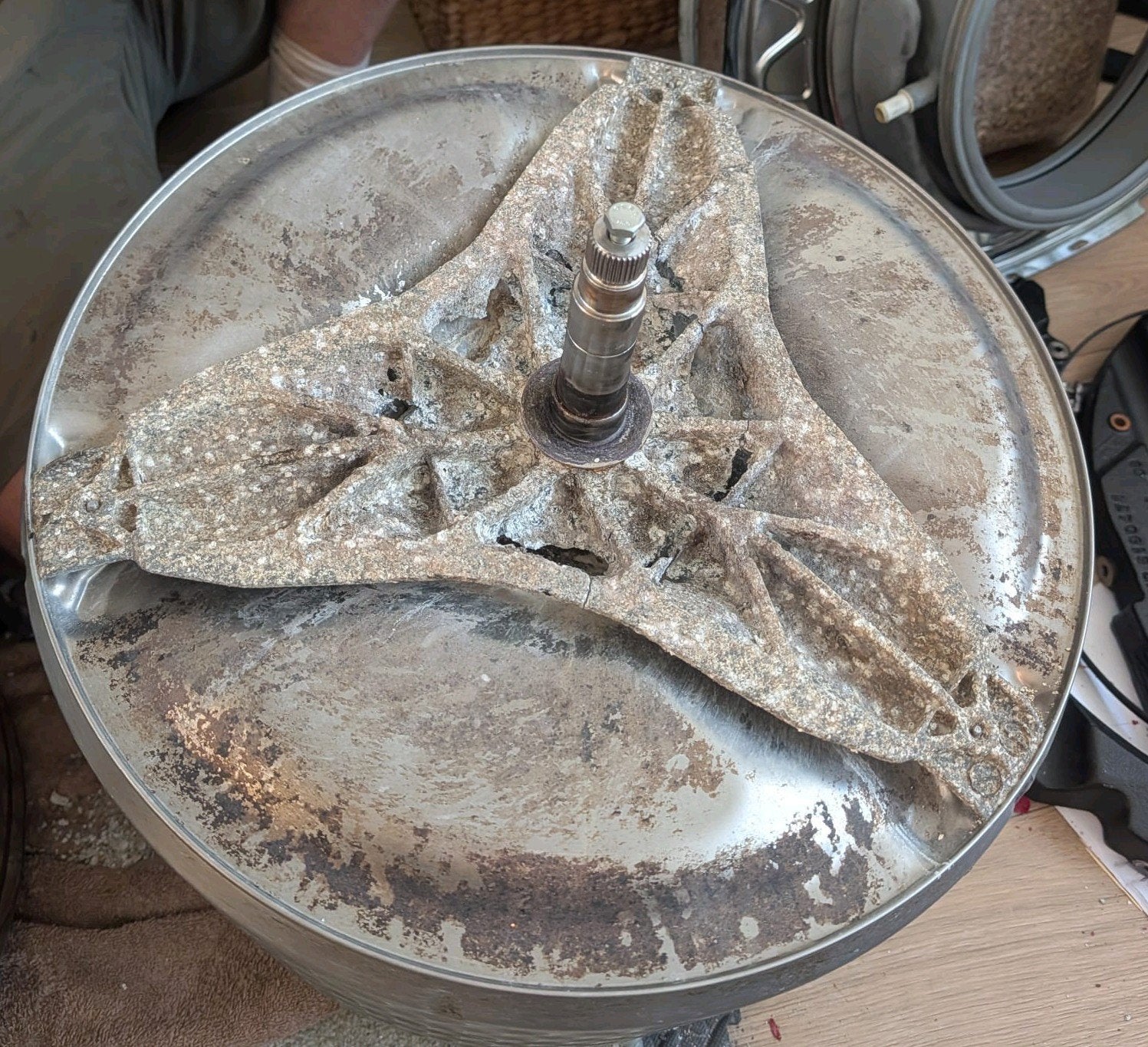 GEZOCHT: Trommelkruis Miele v5645 en 3 lange bouten, Witgoed en Apparatuur, Ophalen, 1200 tot 1600 toeren