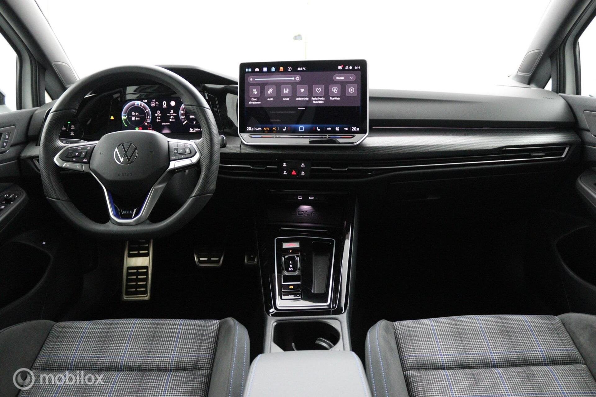Volkswagen Golf GTE | 360cam |Adapt. Cruise | Stoel-Stuurver, Auto's, Stof, Zwart, Overige carrosserieën, Wit