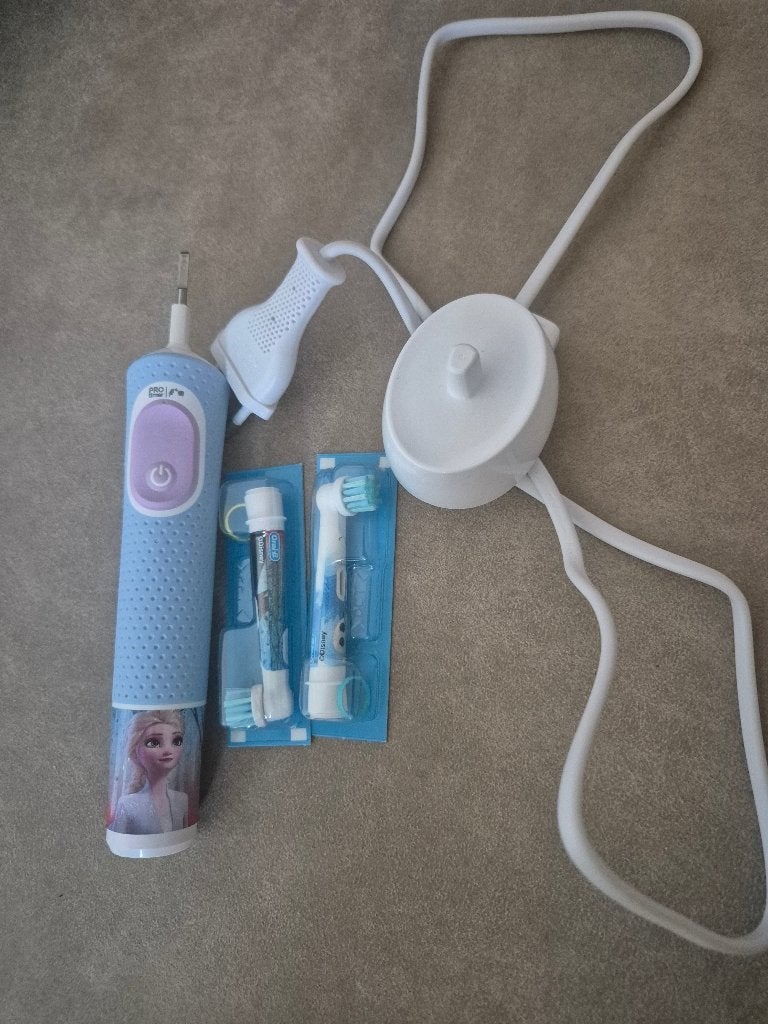 Electricshe tandenborstel, Ophalen of Verzenden, Zo goed als nieuw, Tandenborstel