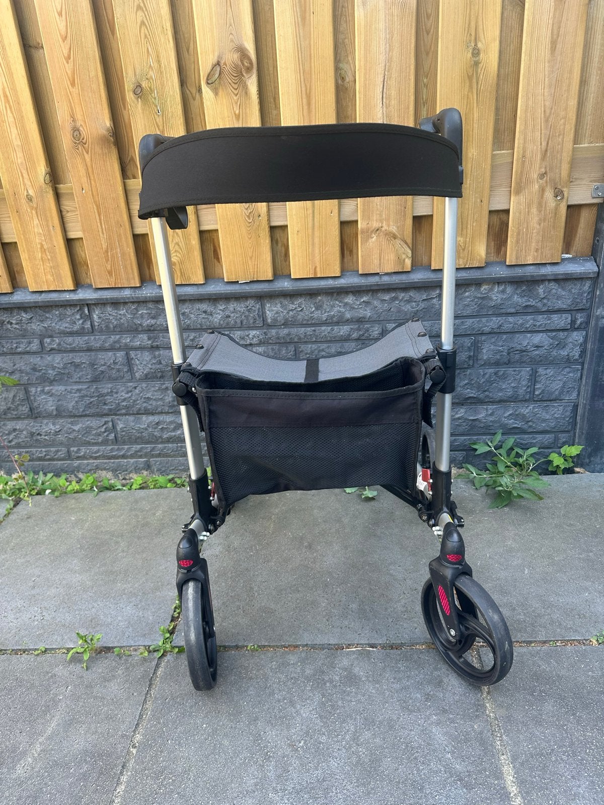 Rollator opvouwbaar met rugsteun, Ophalen, Opvouwbaar, Zo goed als nieuw