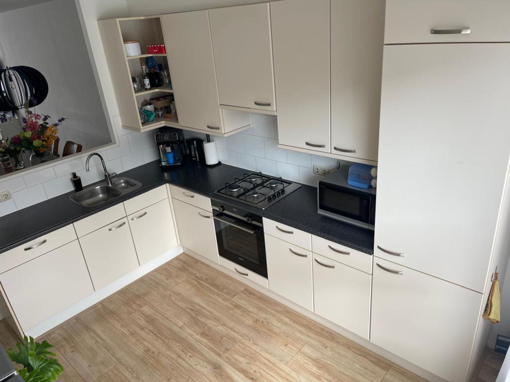 Gratis op te halen complete keuken, Huis en Inrichting, Keuken | Complete keukens, Ophalen, Gebruikt, Hoekkeuken, Kunststof
