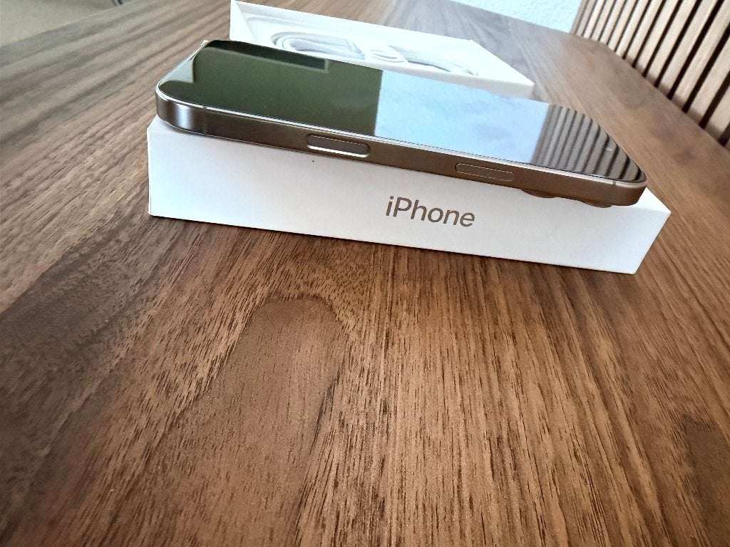 Foto 8 van iPhone 16 Pro 128GB Natural Titanium – 91% batterij